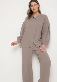 Born2be - Ciemnobeżowy Muślinowy Komplet z Bawełny o Kroju Oversize Koszula i Szerokie Spodnie Ziselia. Kolor: beżowy. Materiał: bawełna. Wzór: aplikacja #4