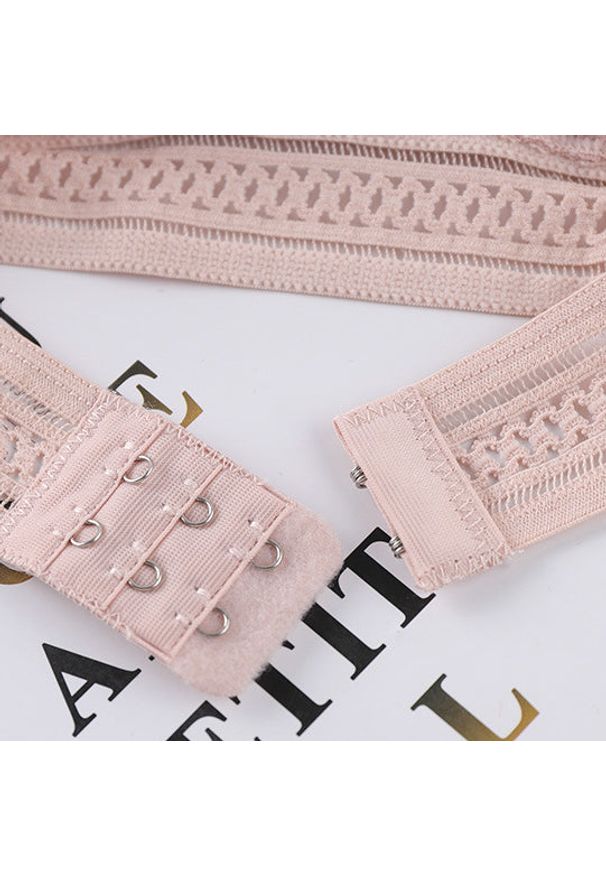 Intica - Braletka trójkątna minimalistyczna na co dzień i na eleganckie okazje Seiran. Kolor: biały. Materiał: materiał