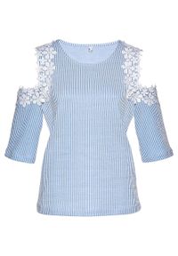 Shirt z wycięciami i koronką bonprix jasnoniebieski - biały w paski. Kolor: fioletowy. Materiał: koronka. Wzór: paski, koronka #1