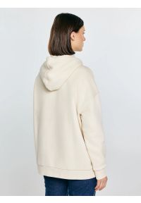 Big-Star - Bluza damska z kapturem kremowa Raisa 103. Okazja: na spacer, na co dzień. Typ kołnierza: kaptur. Kolor: kremowy. Materiał: dzianina, jeans, dresówka. Wzór: gładki, haft. Styl: casual, sportowy #5