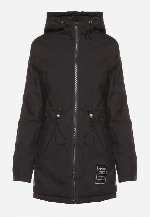 Born2be - Czarna Kurtka Parka z Kapturem i Kieszeniami Ściągana w Pasie Omeina. Okazja: na co dzień. Typ kołnierza: kaptur. Kolor: czarny. Materiał: jeans. Styl: elegancki, casual