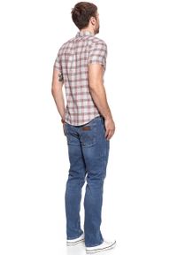 Wrangler - KOSZULA MĘSKA KRÓTKI RĘKAW WRANGLER SS 1PKT GLOW ORANGE W58606E48 112129492. Długość rękawa: krótki rękaw. Długość: krótkie. Wzór: kratka #9