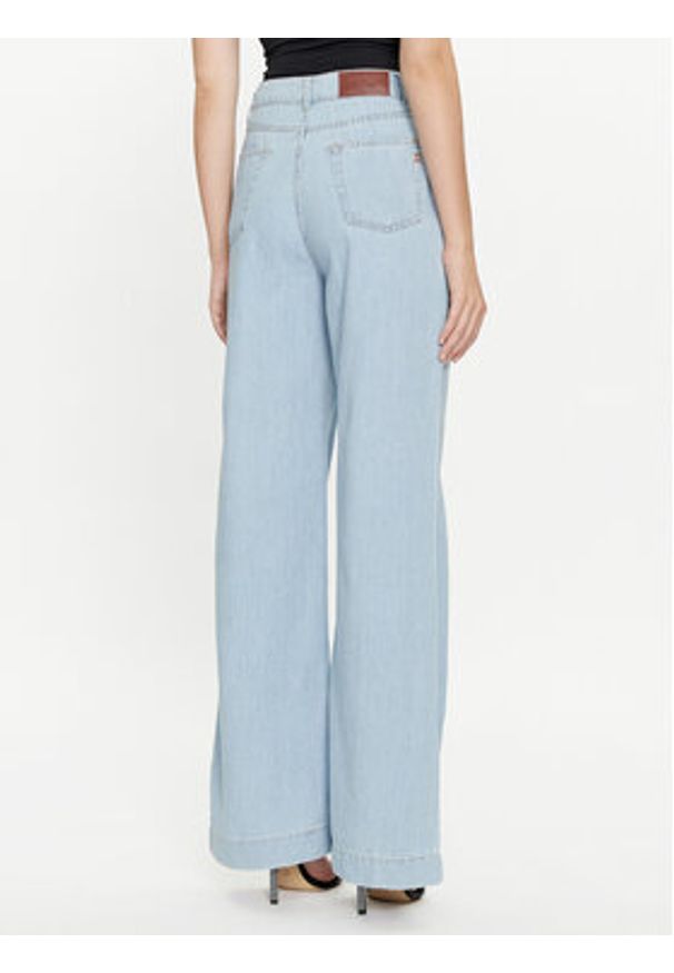 Rinascimento Jeansy CFC0117534003 Niebieski Relaxed Fit. Kolor: niebieski