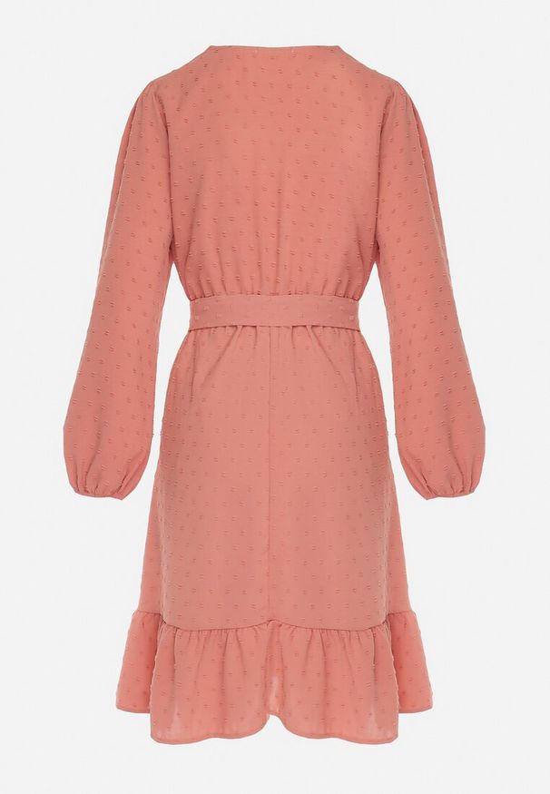 Born2be - Różowa Sukienka Mini z Tkaniny Plumeti Z Koronką i Materiałowym Paskiem Difia. Kolor: różowy. Materiał: tkanina, materiał, koronka. Wzór: koronka. Długość: mini