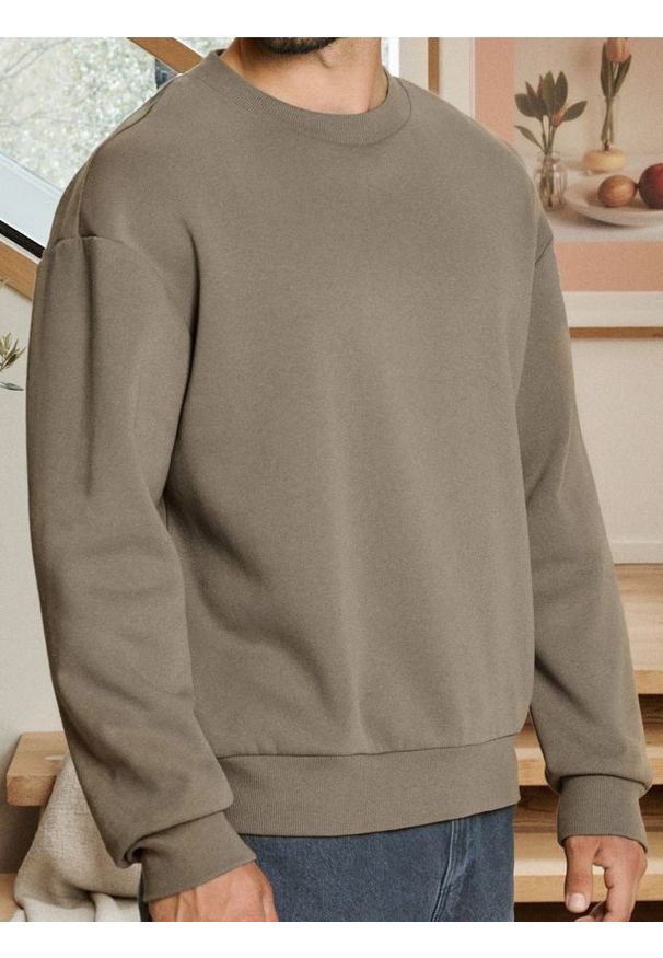 Sinsay - Bluza basic comfort fit - brązowy. Kolor: brązowy