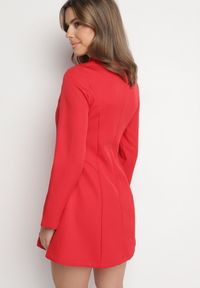 Born2be - Czerwona Taliowana Sukienka o Rozkloszowanym Dole Virvesa. Okazja: na co dzień. Kolor: czerwony. Styl: casual, elegancki #4