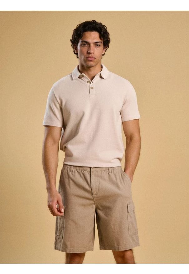 Sinsay - Bawełniane szorty cargo - beżowy. Kolor: beżowy. Materiał: bawełna