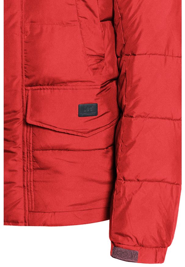 Lee - LEE PUFFER JACKET MĘSKA KURTKA ZIMOWA WARP RED L87XUMKG 112122977. Typ kołnierza: kaptur. Materiał: poliester, puch, materiał, sztruks. Długość rękawa: długi rękaw. Długość: długie. Sezon: zima. Styl: klasyczny