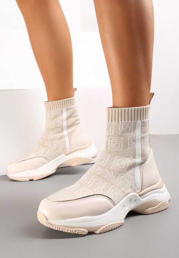 Born2be - Beżowe Sneakersy na Płaskiej Grubej Podeszwie ze Skarpetkową Cholewką Sonvala. Wysokość cholewki: za kostkę. Kolor: beżowy. Materiał: materiał. Szerokość cholewki: normalna. Obcas: na płaskiej podeszwie