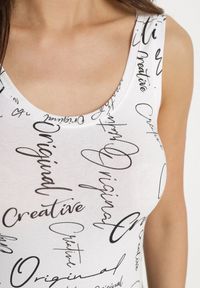 Born2be - Biały Top z Bawełny z Napisami Savanette. Okazja: na co dzień. Kolor: biały. Materiał: bawełna. Wzór: napisy. Styl: casual #6