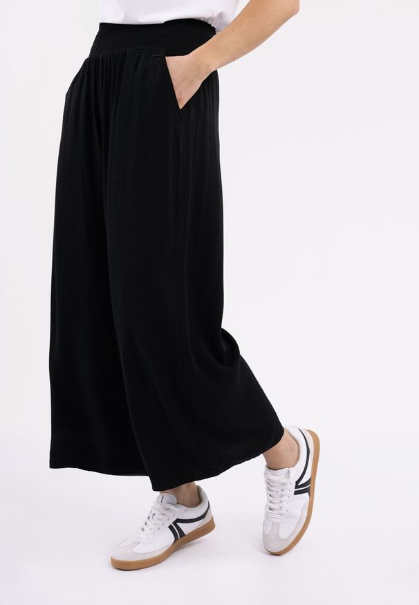 Volcano - Luźne, szerokie spodnie R-AMINA. Materiał: wiskoza, skóra, materiał. Sezon: wiosna, lato. Styl: klasyczny