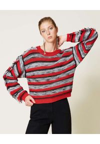 TwinSet - TWINSET - Sweter w paski z frędzlami. Kolor: szary. Materiał: prążkowany. Długość rękawa: długi rękaw. Długość: długie. Wzór: paski