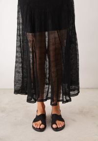 Renee - Czarne Sandały VICES z Paskami w Kształcie X i Paskiem na Duży Palec Prisedice. Zapięcie: pasek. Kolor: czarny. Materiał: zamsz. Wzór: paski. Sezon: lato. Styl: street #6