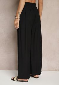 Renee - Czarne Szerokie Spodnie High Waist z Wiskozy z Gumką w Talii Lannalie. Okazja: na co dzień. Stan: podwyższony. Kolor: czarny. Materiał: wiskoza. Styl: elegancki, casual
