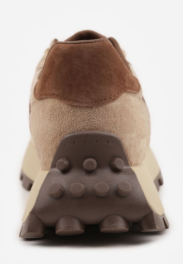 Born2be - Ciemnobeżowe Sneakersy z Zamszu Naturalnego z Perforacją na Grubej Podeszwie Cezarisse. Kolor: beżowy. Materiał: zamsz