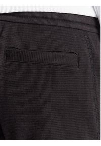 Calvin Klein Jeans Szorty sportowe J30J322914 Czarny Regular Fit. Kolor: czarny. Materiał: bawełna. Styl: sportowy