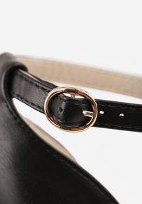 Renee - Czarne Sandały na Szpilce z Kwadratowym Noskiem Padove. Okazja: na co dzień. Kolor: czarny. Materiał: satyna. Obcas: na szpilce. Styl: casual #5