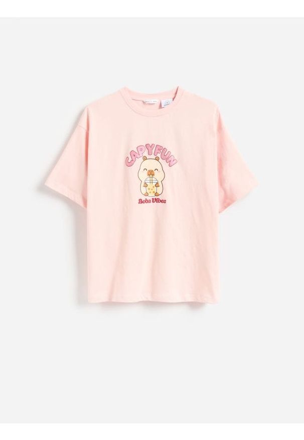 Reserved - T-shirt Kapibara CapyFun - pastelowy róż. Kolor: różowy. Materiał: bawełna