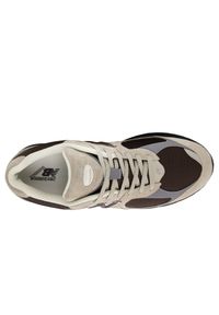 Buty unisex New Balance U2002RO – beżowe. Kolor: beżowy. Materiał: zamsz, guma. Szerokość cholewki: normalna #4