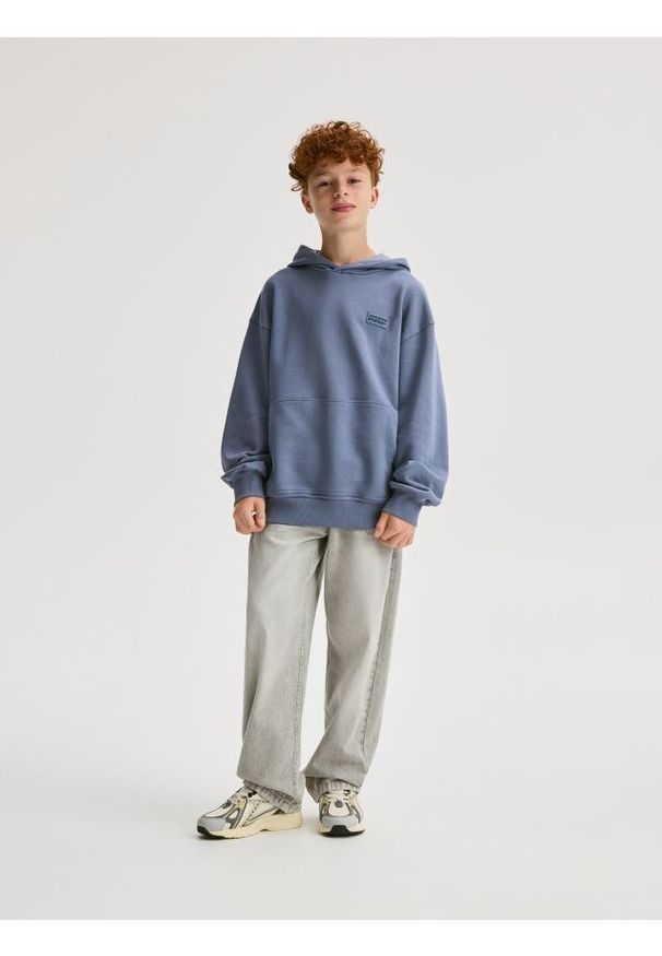 Reserved - Bluza oversize z kapturem - granatowy. Typ kołnierza: kaptur. Kolor: niebieski. Materiał: dzianina, bawełna