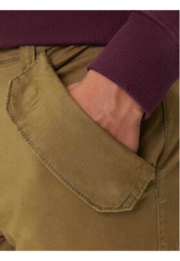 Alpha Industries Spodnie materiałowe Combat 126215 Zielony Slim Fit. Kolor: zielony. Materiał: bawełna