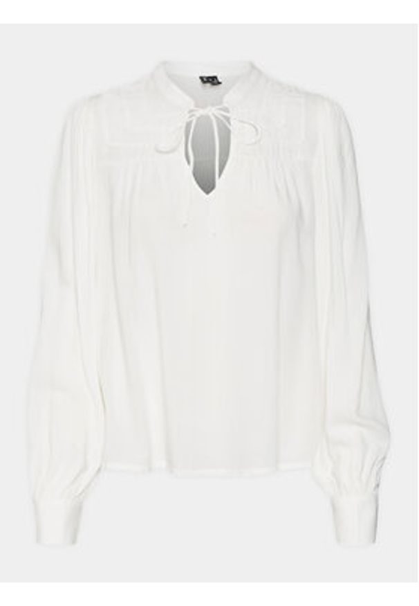 Vero Moda Bluzka Bumpy 10300602 Biały Regular Fit. Kolor: biały. Materiał: wiskoza