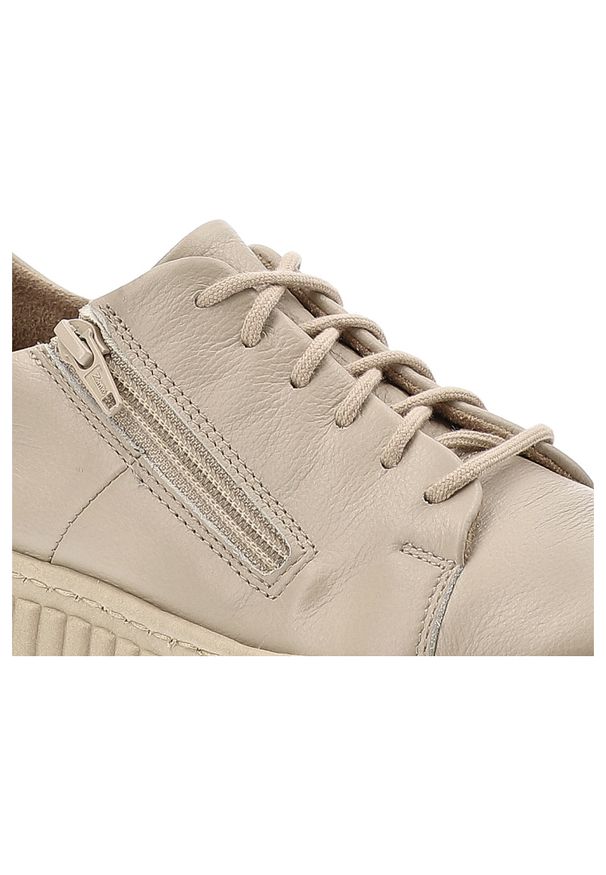 Beżowe Sneakersy Wasak Skórzane Obuwie Damskie Na Stopy Wrażliwe. Okazja: na co dzień. Zapięcie: zamek. Kolor: beżowy. Materiał: skóra. Wzór: grochy. Styl: casual, elegancki