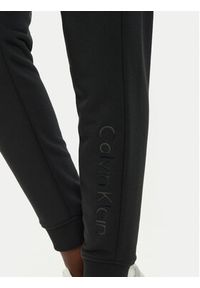 Calvin Klein Performance Spodnie dresowe 00GWF4P601 Czarny Regular Fit. Kolor: czarny. Materiał: syntetyk #5
