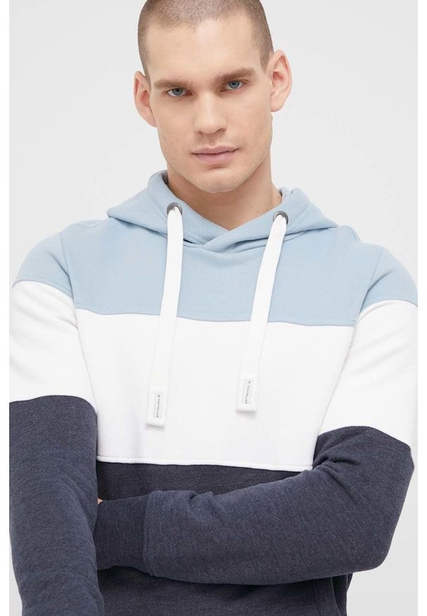Tom Tailor bluza męska z kapturem wzorzysta. Okazja: na co dzień. Typ kołnierza: kaptur. Kolor: niebieski. Materiał: dzianina. Styl: casual