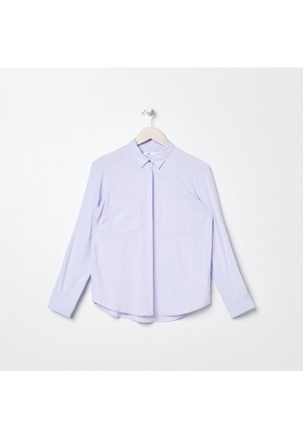 Sinsay - Klasyczna koszula z wiskozy - Fioletowy. Kolor: fioletowy. Materiał: wiskoza. Styl: klasyczny