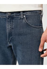 Wrangler - WRANGLER GREENSBORO MĘSKIE SPODNIE JEANSOWE JEANSY DŻINSY STORMY WASH 112357413 W15Q017437 #4