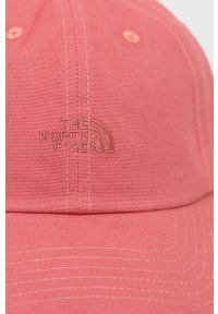 The North Face czapka kolor różowy gładka. Kolor: różowy. Wzór: gładki