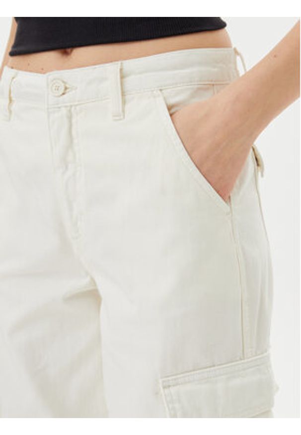 Guess Jeans Jeansy W4YB61 WGCV1 Écru Straight Leg. Kolor: kremowy
