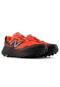 Buty męskie New Balance Fresh Foam X Hierro v9 Gore-Tex MTHIGLC9 – pomarańczowe. Kolor: czarny. Materiał: materiał, syntetyk. Szerokość cholewki: normalna. Technologia: Gore-Tex. Sport: bieganie, fitness #3