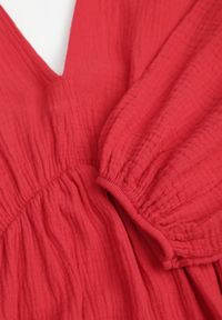 Born2be - Czerwona Rozkloszowana Bawełniana Sukienka Boho z Wiązaniem i Gumką w Talii Lawla. Okazja: na co dzień. Typ kołnierza: dekolt w kształcie V. Kolor: czerwony. Materiał: bawełna. Typ sukienki: rozkloszowane. Styl: boho #2