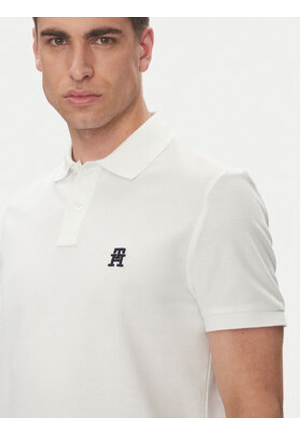 TOMMY HILFIGER - Tommy Hilfiger Polo MW0MW33167 Biały Regular Fit. Typ kołnierza: polo. Kolor: biały. Materiał: bawełna