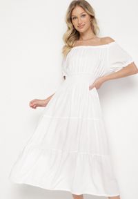 Born2be - Biała Sukienka o Rozkloszowanym Kroju z Dekoltem Typu Łódka Miranea. Okazja: na co dzień. Kolor: biały. Materiał: jeans. Typ sukienki: rozkloszowane, proste. Styl: klasyczny, casual #6