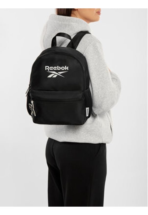 Reebok Plecak RBK-047-CCC-05 Czarny. Kolor: czarny. Materiał: materiał, poliester