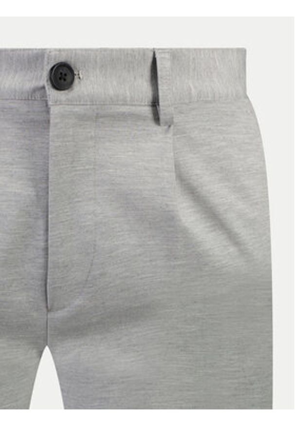 Lindbergh Szorty materiałowe 30-501024 Szary Regular Fit. Kolor: szary. Materiał: syntetyk