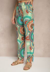 Renee - Zielone Szerokie Spodnie z Bawełny High Waist w Abstrakcyjny Wzór Jorivaess. Okazja: na co dzień, na spotkanie biznesowe. Stan: podwyższony. Kolor: zielony. Materiał: bawełna. Styl: biznesowy, klasyczny, elegancki, casual