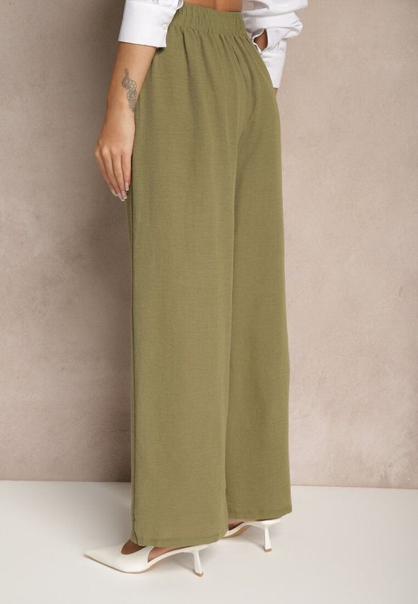 Renee - Zielone Szerokie Spodnie Palazzo High Waist z Ozdobnym Wiązaniem Arandiel. Okazja: na co dzień. Stan: podwyższony. Kolor: zielony. Materiał: jedwab. Styl: wizytowy, casual, street