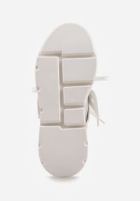 Renee - Białe Sneakersy Vices na Płaskiej Podeszwie z Geometryczną Aplikacją Nelenith. Okazja: na co dzień. Kolor: biały. Materiał: jeans. Wzór: aplikacja, geometria. Obcas: na płaskiej podeszwie #10