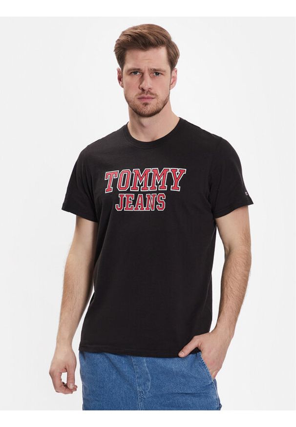 Tommy Jeans T-Shirt Essential DM0DM16405 Czarny Regular Fit. Kolor: czarny. Materiał: bawełna