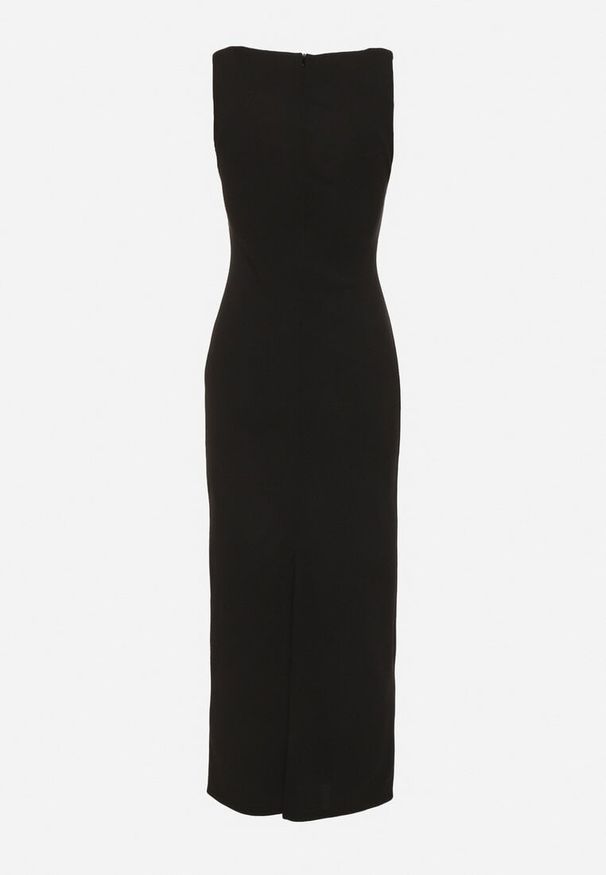 Born2be - Czarna Dopasowana Sukienka z Wiskozą Ozdobiona Marszczeniem Siloria. Okazja: na co dzień. Typ kołnierza: dekolt w kształcie V. Kolor: czarny. Materiał: wiskoza. Wzór: aplikacja. Sezon: lato. Typ sukienki: proste. Styl: casual, elegancki