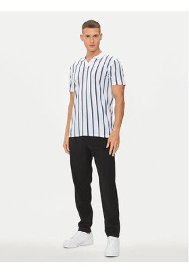 Lindbergh Polo 30-404259 Biały Slim Fit. Typ kołnierza: polo. Kolor: biały. Materiał: bawełna