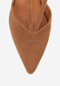 Renee - Jasnobrązowe Czółenka Slingback VICES z Imitacji Zamszu na Klockowym Obcasie Adophaia. Zapięcie: pasek. Kolor: brązowy. Materiał: zamsz. Obcas: na obcasie. Styl: boho, elegancki. Wysokość obcasa: średni #3