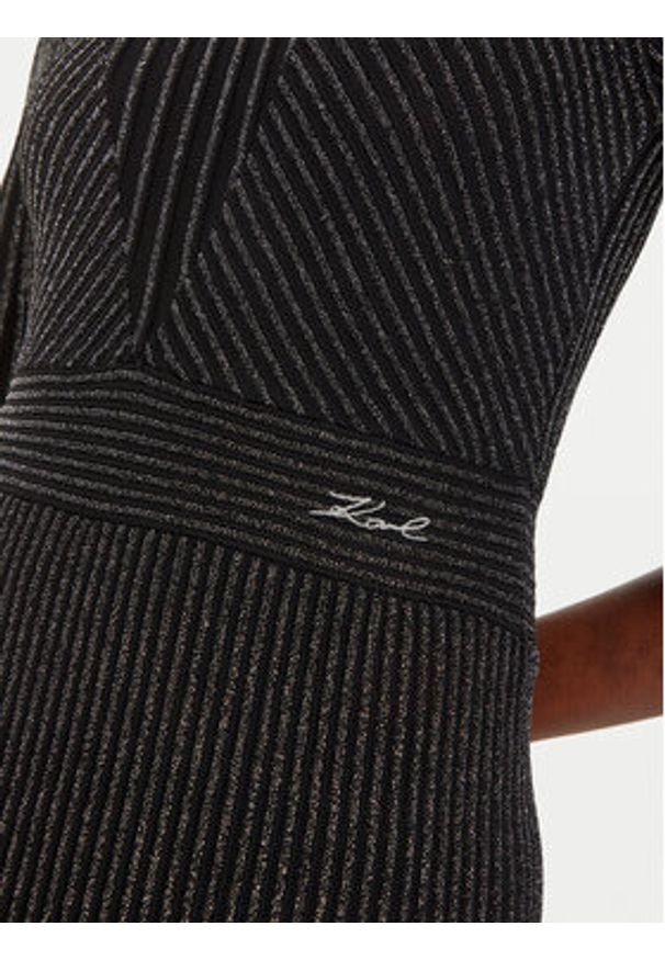 Karl Lagerfeld - KARL LAGERFELD Sukienka dzianinowa 246W1316 Czarny Regular Fit. Typ kołnierza: dekolt w karo. Kolor: czarny. Materiał: syntetyk, wiskoza