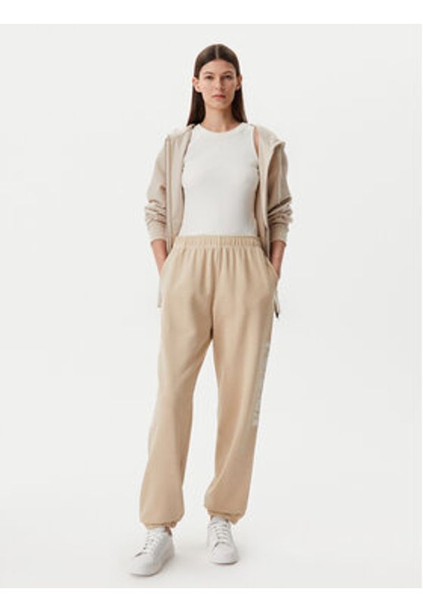 Pinko - PINKO Spodnie dresowe Plumcake 104790 A2CV Beżowy Regular Fit. Kolor: beżowy. Materiał: bawełna