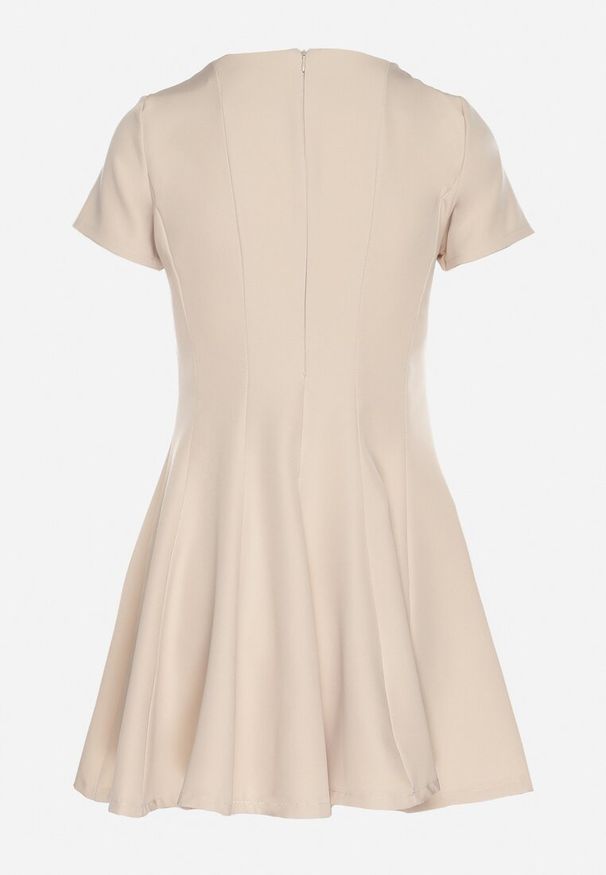 Born2be - Beżowa Rozkloszowana Sukienka z Krótkim Rękawem i Ozdobnymi Przeszyciami Meporea. Okazja: na co dzień. Kolor: beżowy. Długość rękawa: krótki rękaw. Styl: klasyczny, casual, elegancki