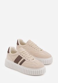 Renee - Beżowe Sneakersy na Tłoczonej Platformie Ozdobione Dwoma Paskami Hesaia. Okazja: na co dzień. Zapięcie: pasek. Kolor: beżowy. Materiał: jeans. Wzór: aplikacja. Obcas: na platformie #9